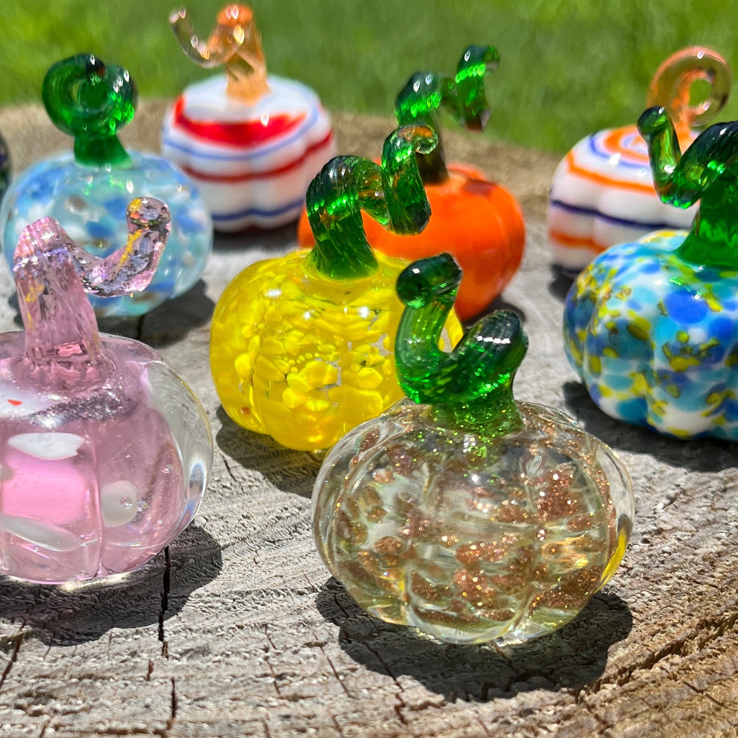 Mini Miniature Glass Curly Stem Pumpkin Sitter Figurine Collectible