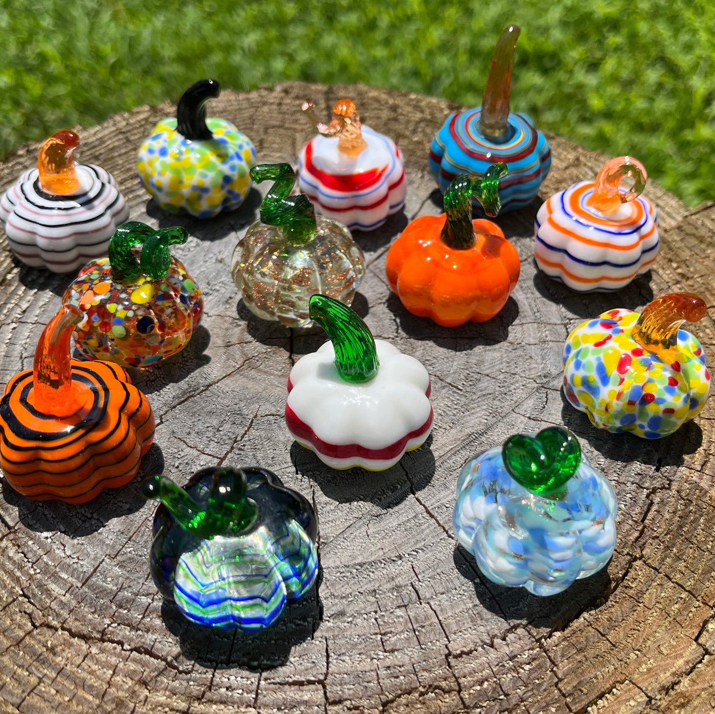 Mini Miniature Glass Curly Stem Pumpkin Sitter Figurine Collectible