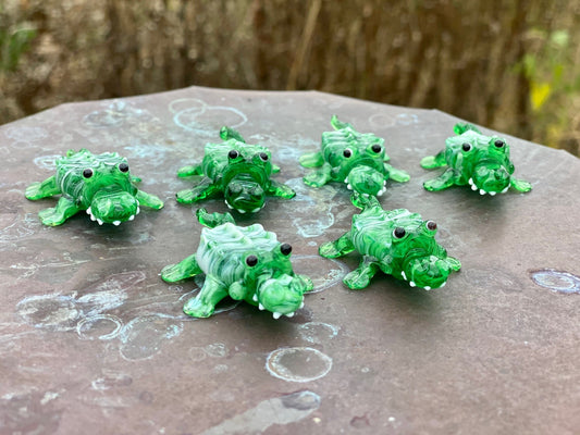 Mini Miniature Glass Alligator Crocodile Sitter Figurine Collectible
