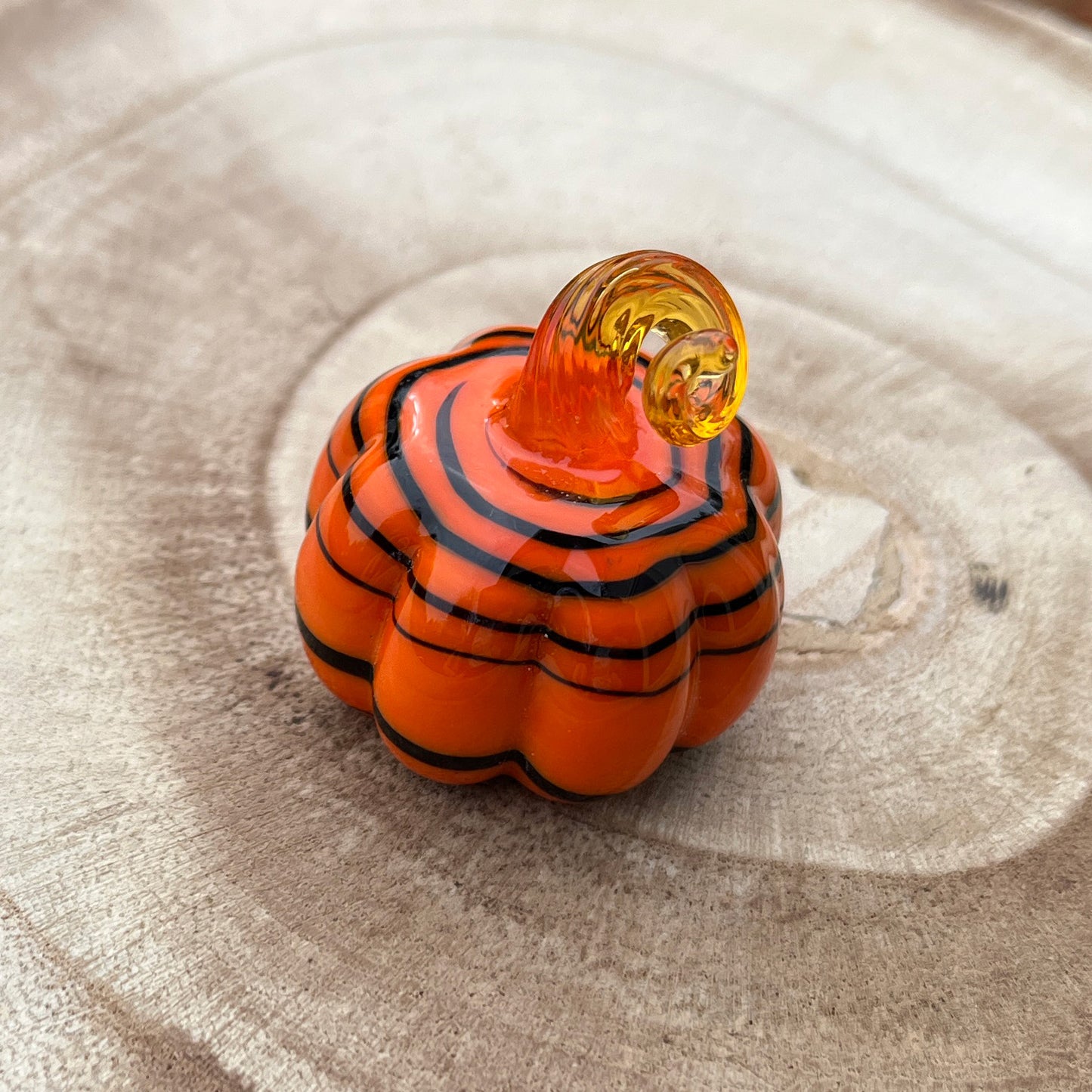 Mini Miniature Glass Curly Stem Pumpkin Sitter Figurine Collectible