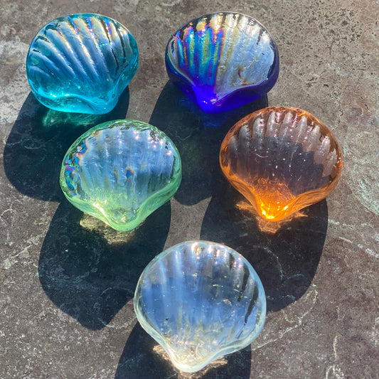 Mini Miniature Glass Seashell Sitter Figurine Collectible